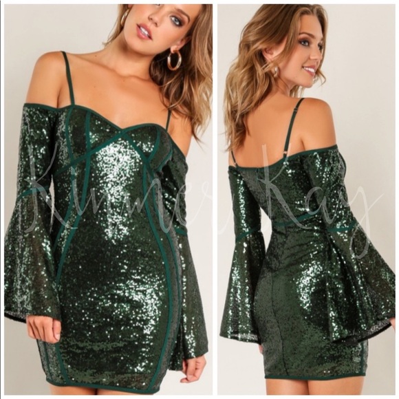 Dresses & Skirts - 🆕Green sequin stunning dress.
